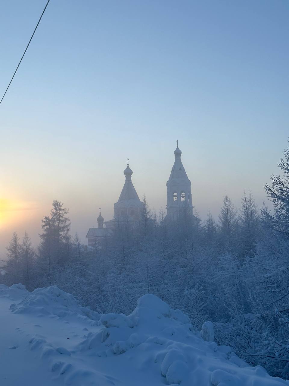 Храм в морозном тумане
